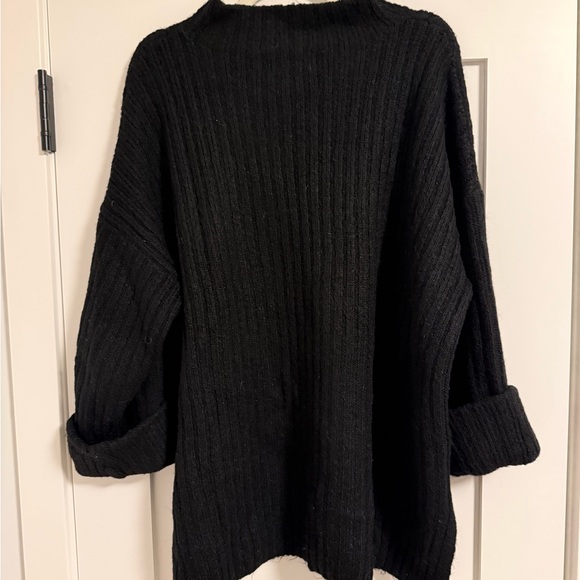Old Navy Charcoal Ribbed Turtleneck Sweater - Picture 3 of 5